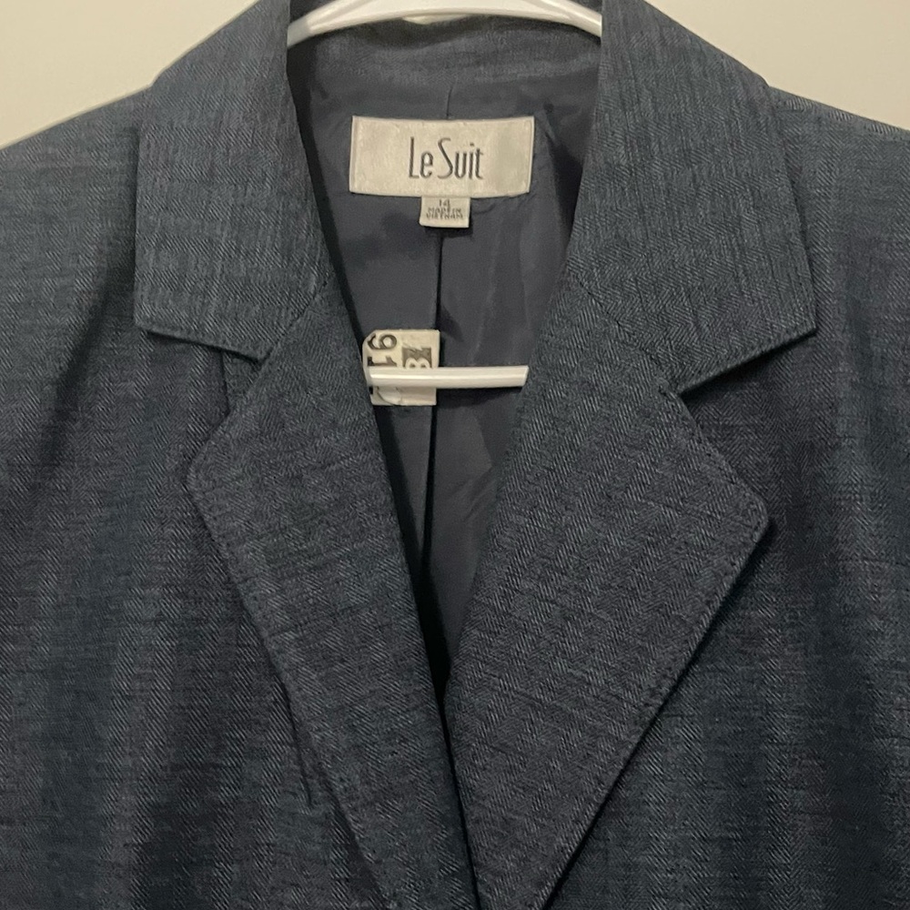 Le Suit Fully lined Pant Suit. size 14